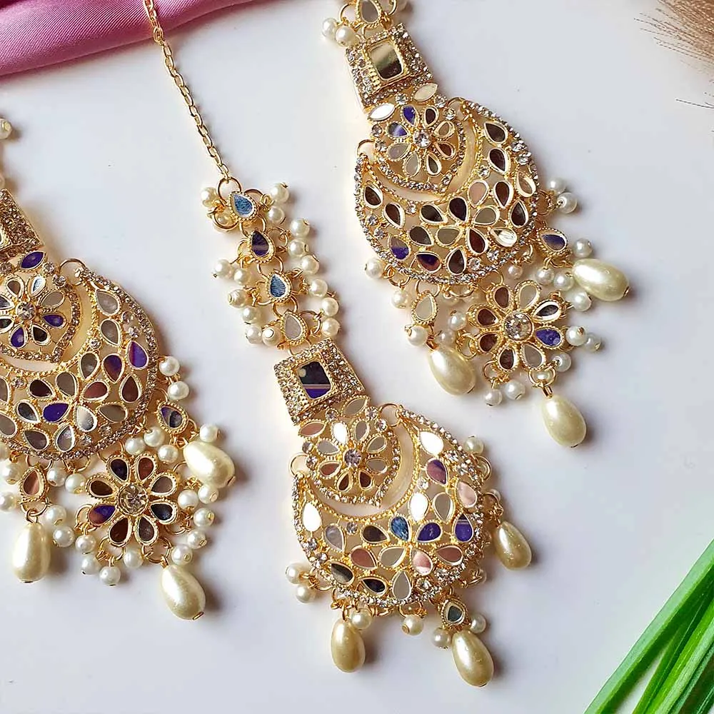 Muneera Earrings and Teeka Set (Golden)